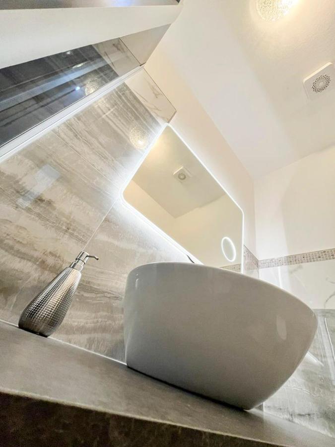 Le Grotte Delle Meraviglie Bed & Breakfast Lustignano
